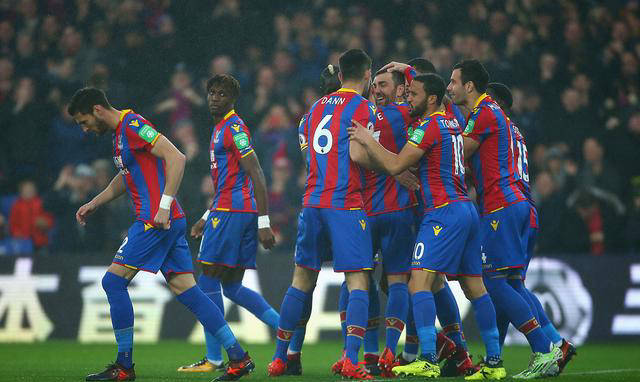 诺里奇城主场不敌水晶宫,保级希望渺茫 诺里奇城主场不敌水晶宫,保级希望渺茫