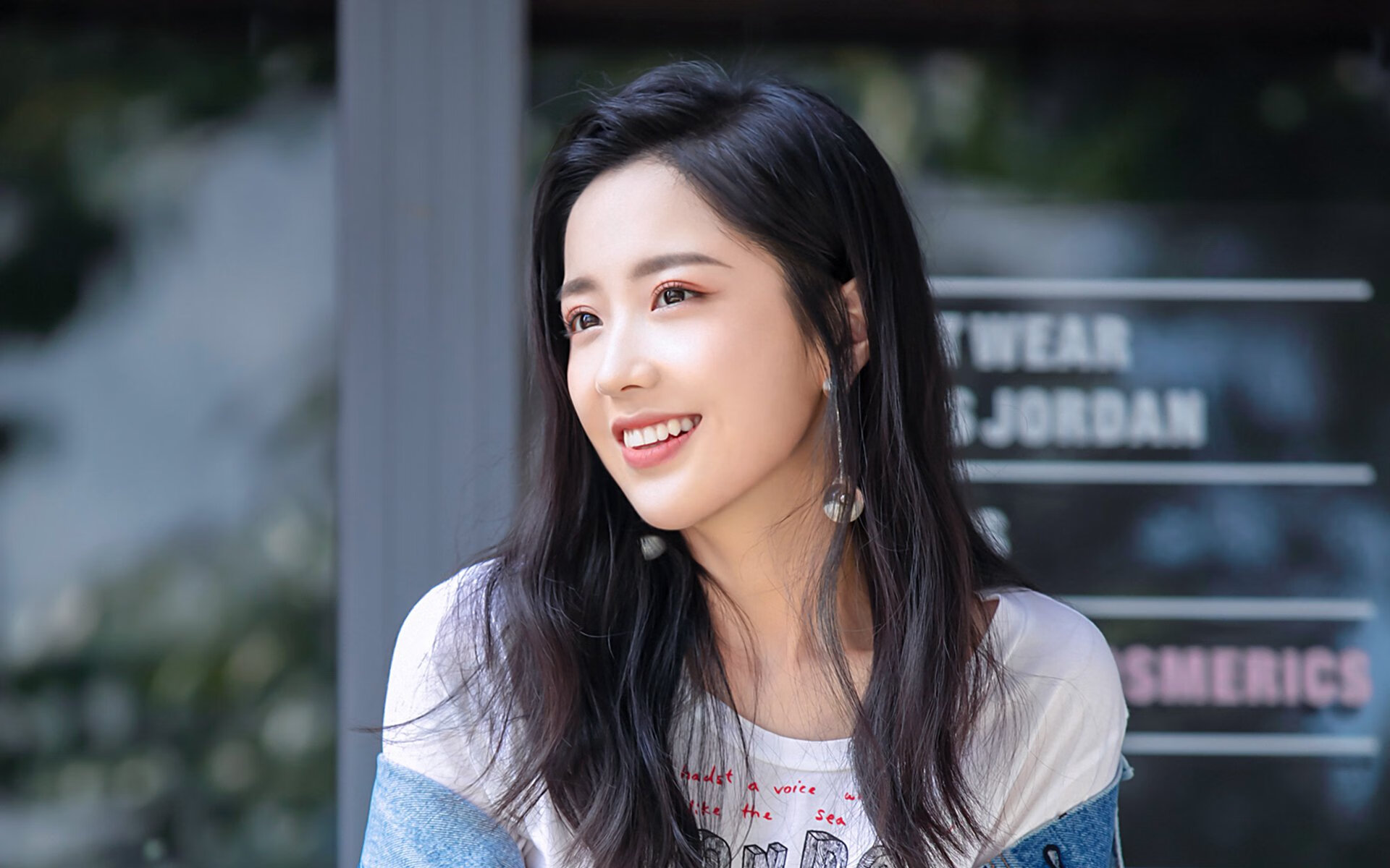 篮球世界的魔幻一夜,辽宁队压哨绝杀湖人,约基奇化身跨洋关键先生